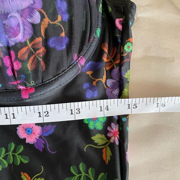 Marilyn Monroe One-Piece Swimsuit Size Large - Picture 8 of 8